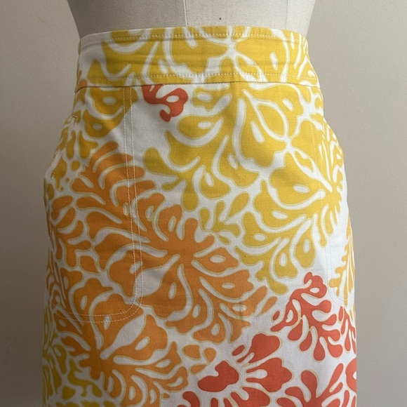 J. McLaughlin Austin Skirt White Poppy Orange Molokai sz 8 - Picture 2 of 6